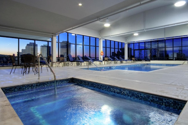 Gallery - Hilton Garden Inn Montreal Centre-Ville
