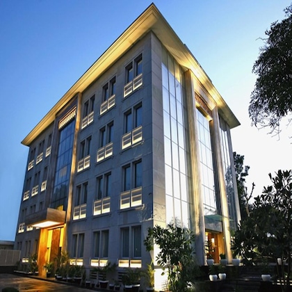 Gallery - The Muse Sarovar Portico Nehru Place Delhi