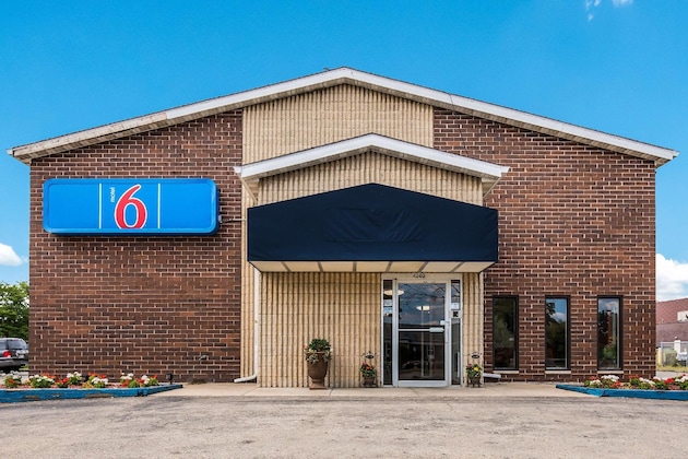 Gallery - Motel 6 Madison, Wi - East