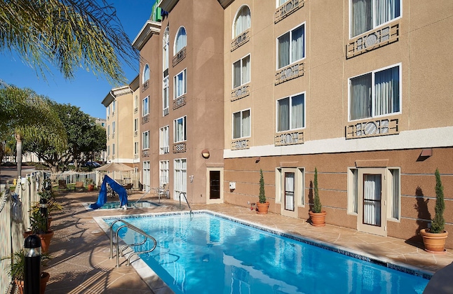 Gallery - Holiday Inn Express Hotel & Suites San Diego-Sorrento Valley By Ihg