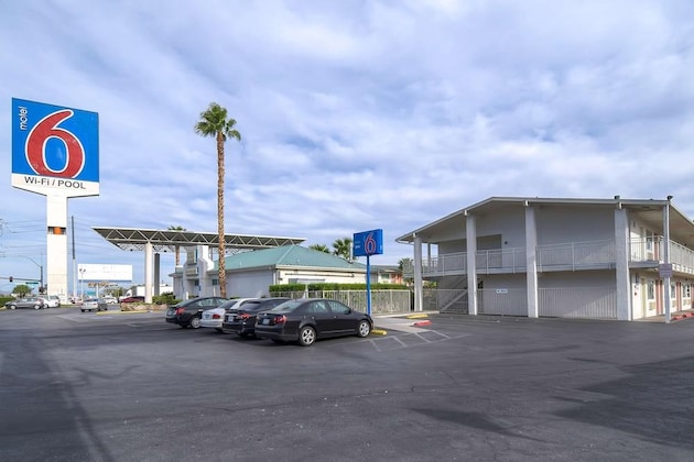 Gallery - Motel 6 Las Vegas, NV - Tropicana