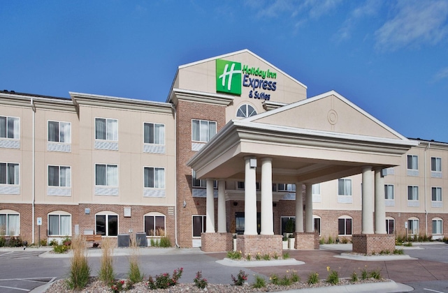Gallery - Holiday Inn Express & Suites Cherry By Ihg