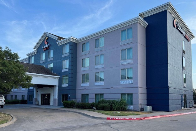 Gallery - Comfort Suites Austin Airport