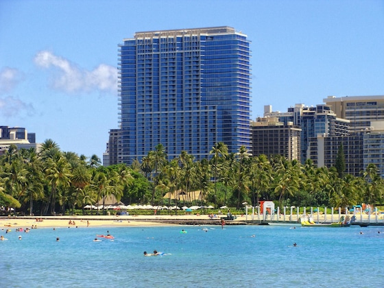 Gallery - Ka La'i Waikiki Beach, LXR Hotels & Resorts