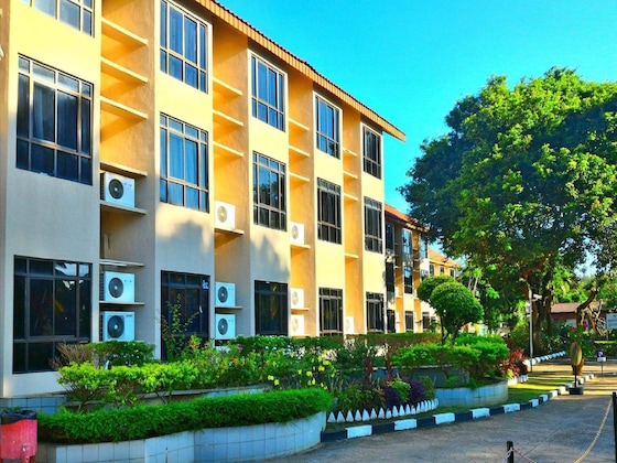 Gallery - De Rhu Beach Resort