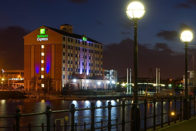 Gallery - Holiday Inn Express Manchester - Salford Quays By Ihg