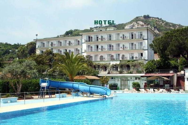 Gallery - Tennis Hotel