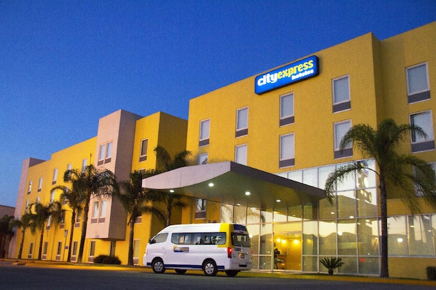 Gallery - City Express Tepatitlan