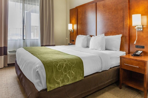 Gallery - Comfort Suites Dover