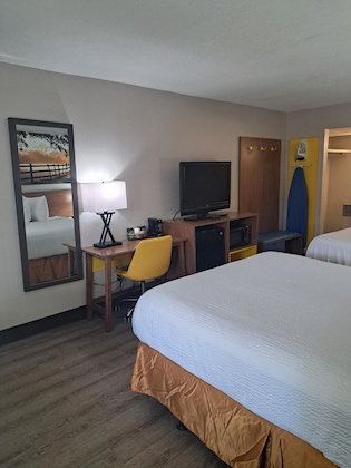 Gallery - Days Inn & Suites By Wyndham Rocky Mount Golden East