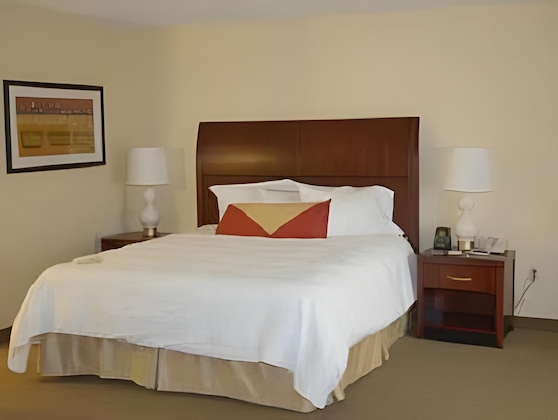 Gallery - Hilton Garden Inn Terre Haute