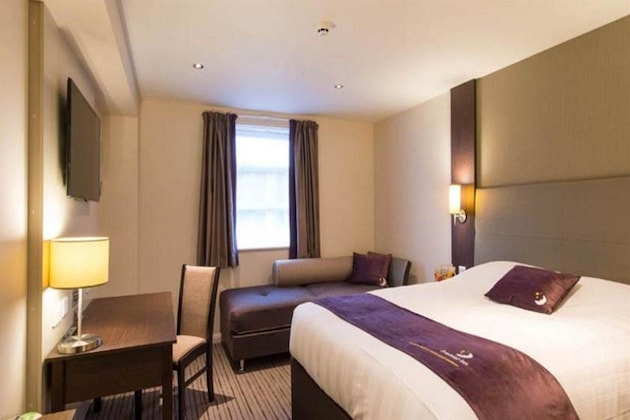 Gallery - Premier Inn Cardiff East