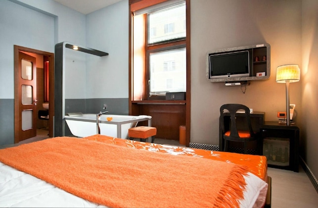 Gallery - Orange Hotel