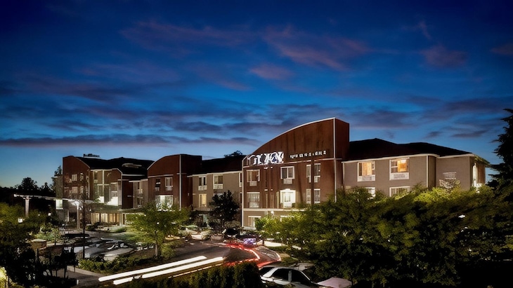 Gallery - Executive Residency By Best Western Navigator Inn & Suites