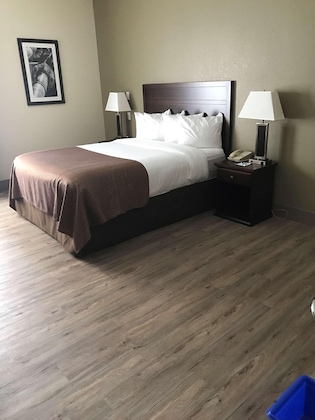 Gallery - Best Western High Road Inn