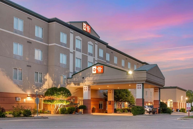 Gallery - Best Western Plus Pembina Inn & Suites