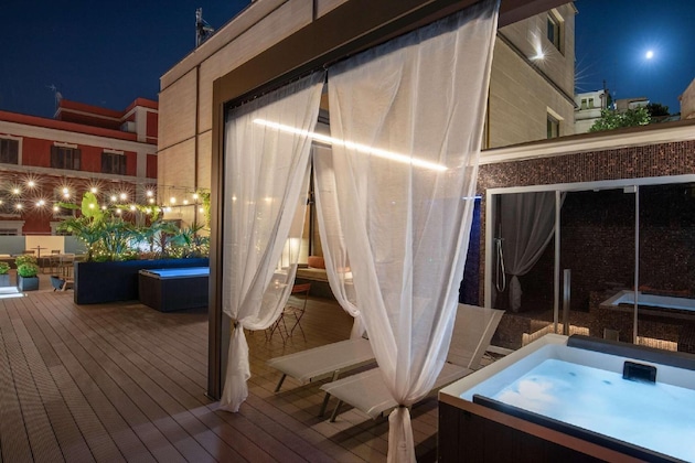 Gallery - The Spring House Hotel Rome Vatican, Tapestry Collection By Hilton