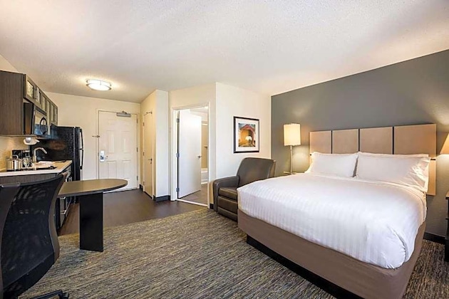 Gallery - Sonesta Simply Suites Las Vegas