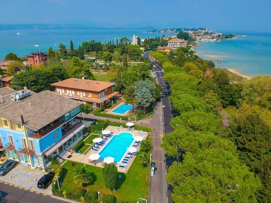 Gallery - Hi Hotels Sirmione - Lakeview Pool