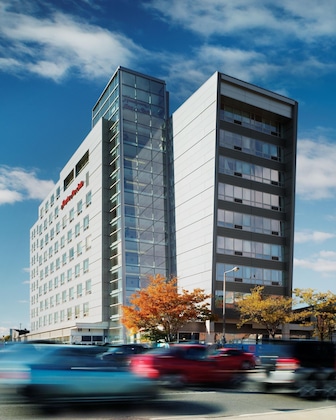 Gallery - Hampton Inn & Suites Boston Crosstown Center