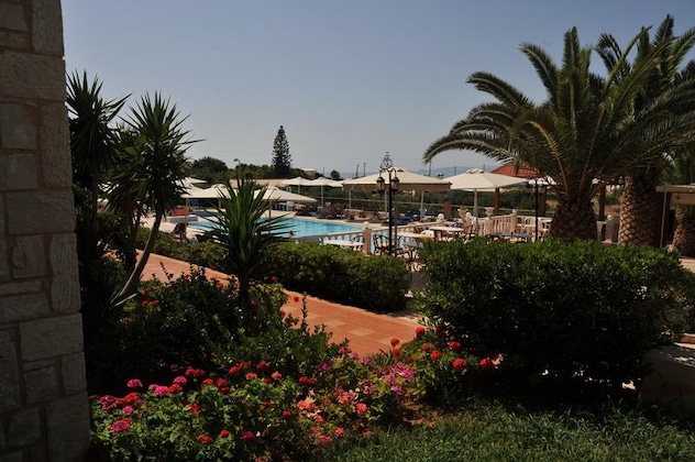 Gallery - Cretan Garden
