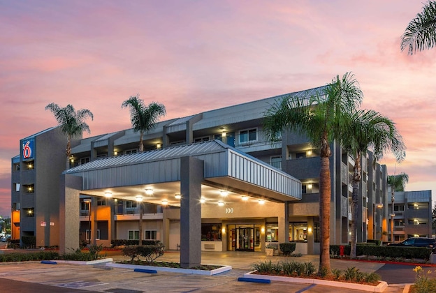 Gallery - Motel 6 Anaheim Maingate