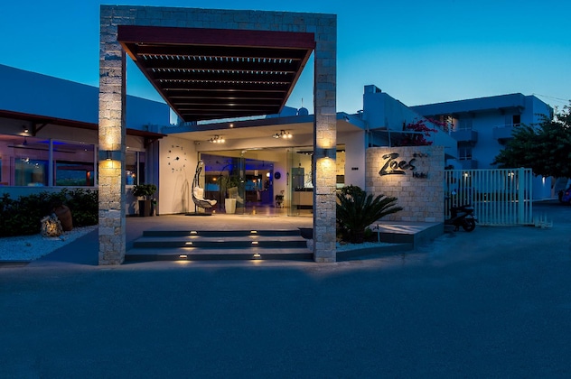 Gallery - Zoes Hotel