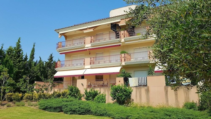 Gallery - Golden Beach 205
