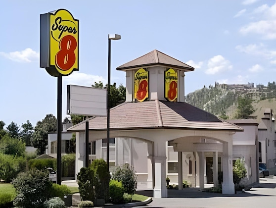 Gallery - Super 8 By Wyndham Kelowna Bc