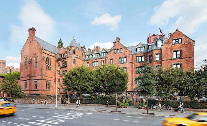 Gallery - The High Line Hotel