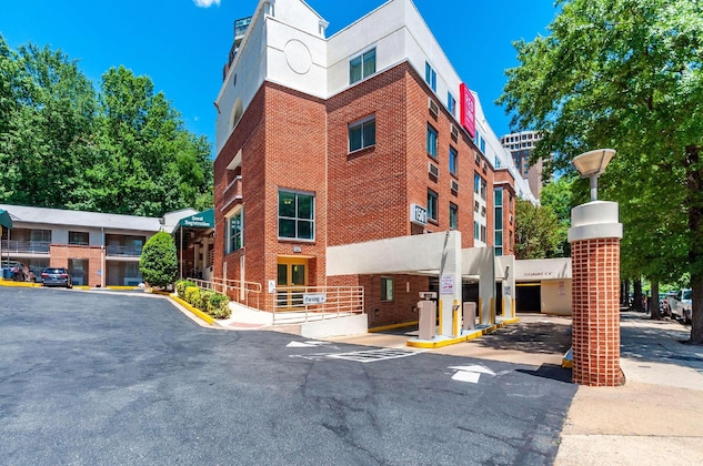 Gallery - Red Lion Hotel Arlington Rosslyn   Iwo Jima