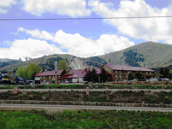 Gallery - Best Western Plus Landmark Inn & Pancake House