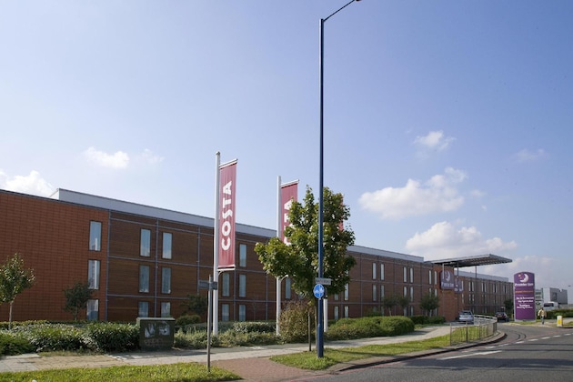 Gallery - Premier Inn London Heathrow Airport T2 & T3 (Bath Road)