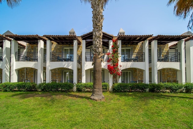 Gallery - Tiana Beach Resort - All Inclusive