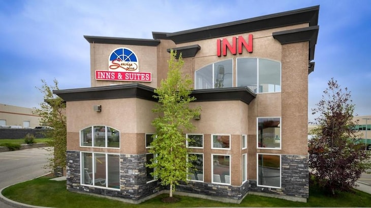 Gallery - Service Plus Inns and Suites Calgary