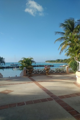 Gallery - Coco Reef Resort And Spa