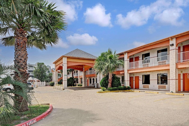 Gallery - Super 8 By Wyndham Galveston