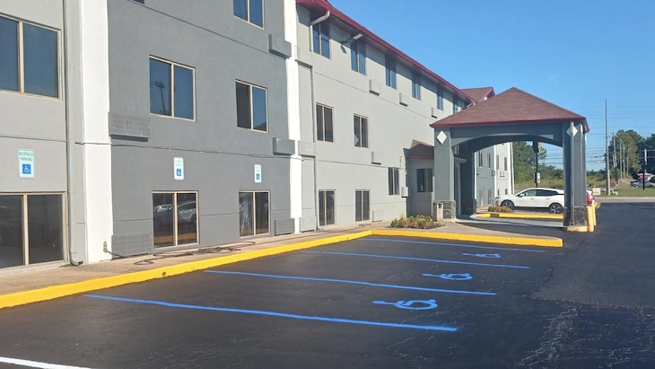 Gallery - Red Roof Inn Huntsville, Al