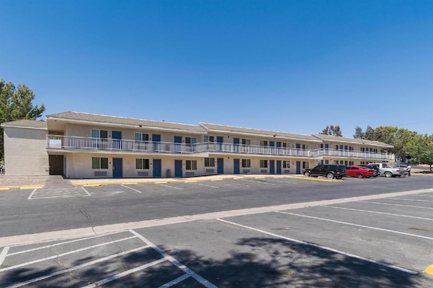Gallery - Motel 6 Victorville - Desert Express
