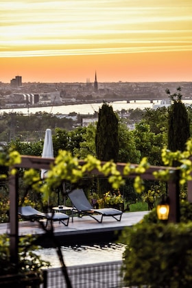 Gallery - Le Saint James