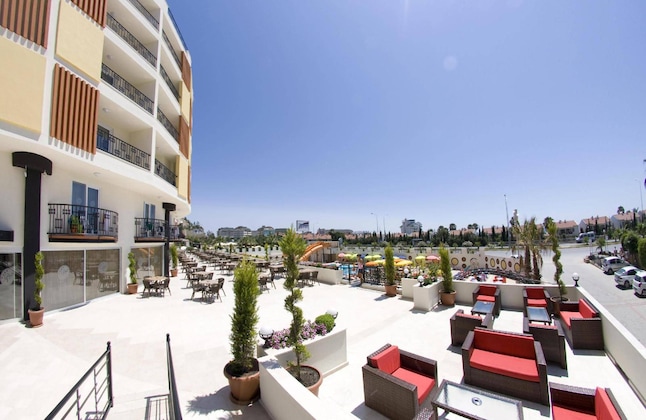 Gallery - Arabella World Hotel