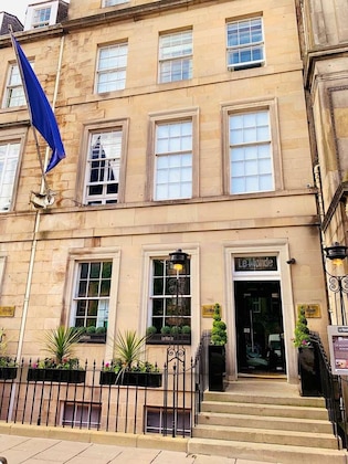 Gallery - Le Monde Hotel