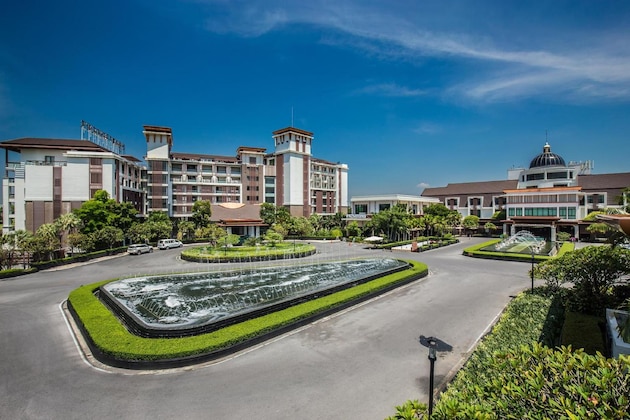 Gallery - Summit Windmill Golf Suite Hotel @Suvarnabhumi