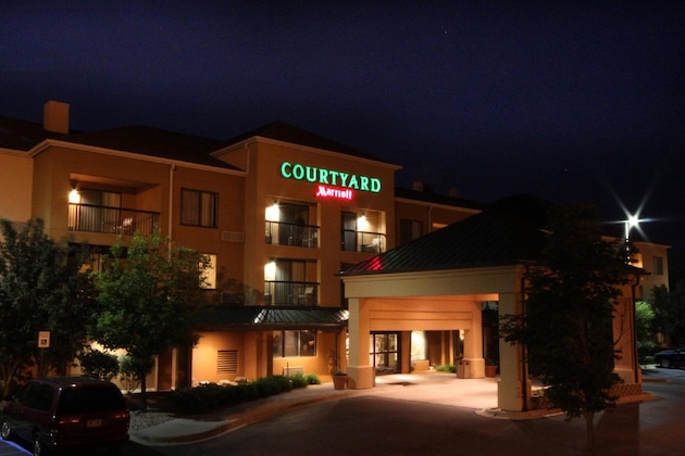 Gallery - Courtyard Flint By Marriott