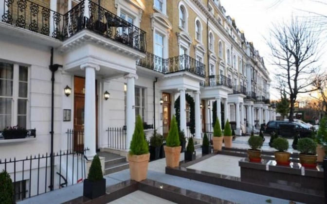 Gallery - Hyde Park Suites - Apartments
