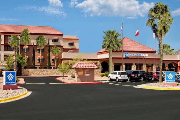 Gallery - Wyndham El Paso Airport Hotel And Water Park