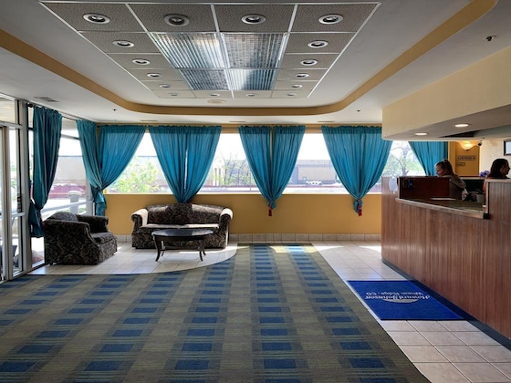 Gallery - Howard Johnson By Wyndham Denver West