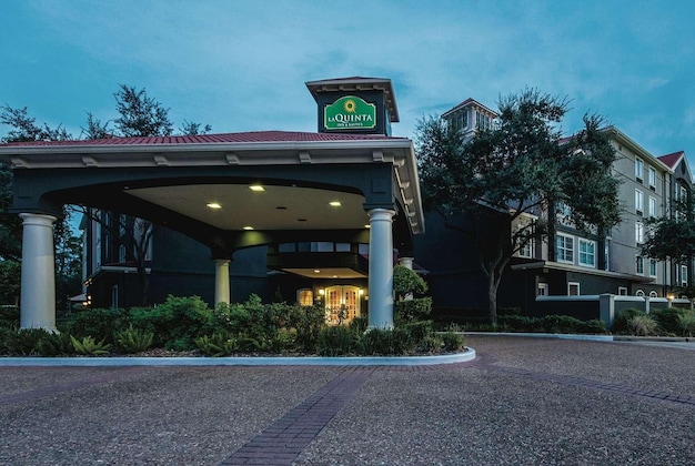 Gallery - La Quinta Inn & Suites by Wyndham Houston Bush IAH South