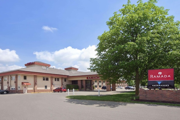 Gallery - Ramada By Wyndham Saginaw Hotel & Suites