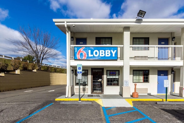 Gallery - Motel 6 New Brunswick Nj